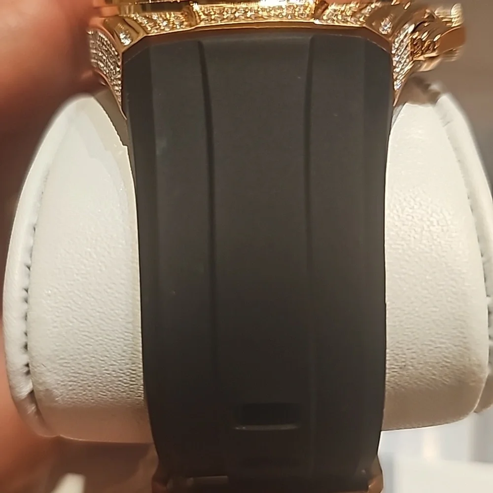 TechnoMarine Women's Rose gold watch - Picture 10 of 17